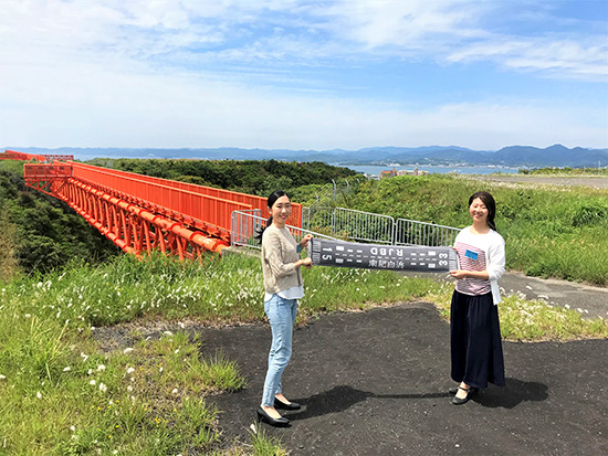 滑走路北側からの白浜温泉街